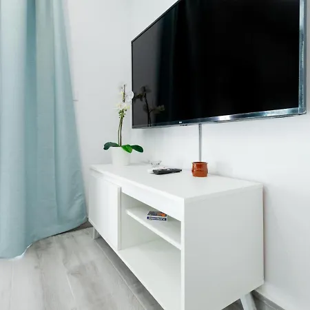 Апартаменти 101 Playa Honda, Playa De Americas