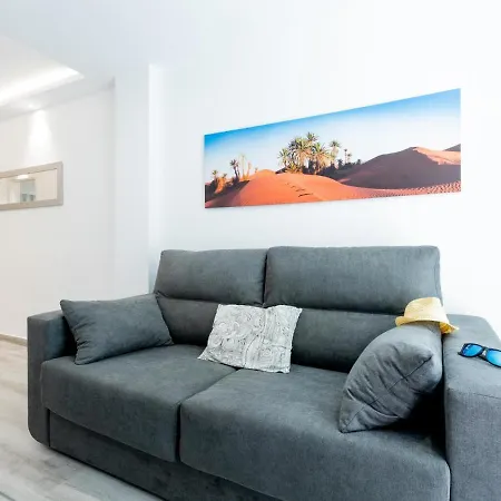 101 Playa Honda, Playa De Americas Апартаменти